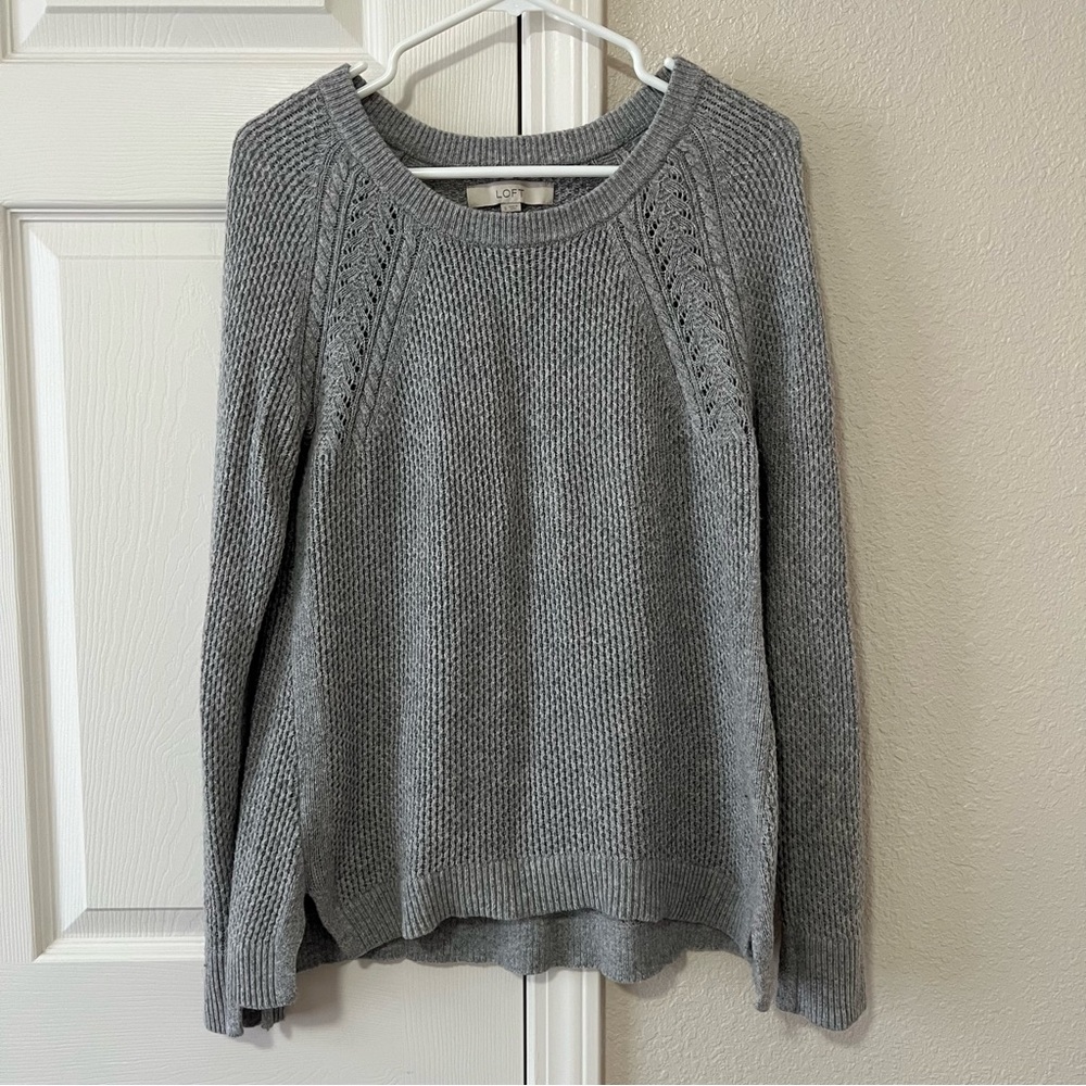LOFT Gray Knit Raglan Sleeve Sweater Size Small